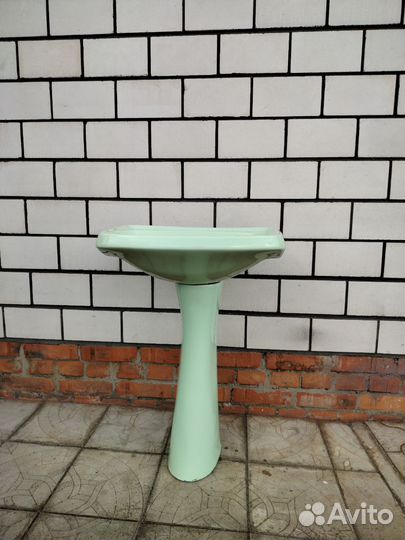 Раковина керамическая