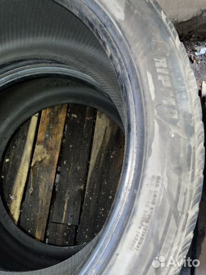 Gripmax Status Allclimate 295/35 R21 107W