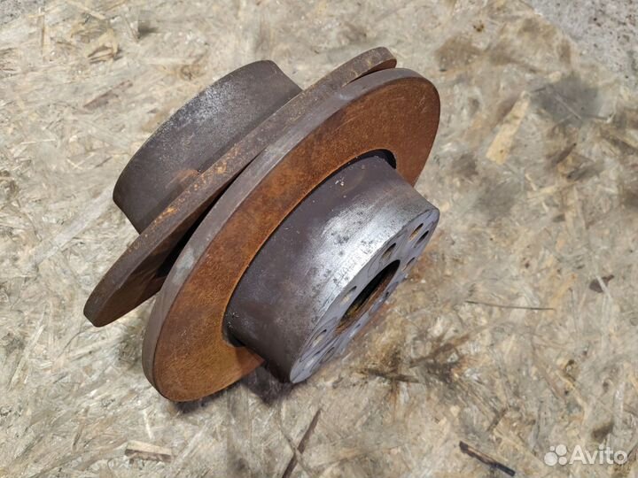 Диск тормозной задний Skoda Karoq 2019 5Q0615601B