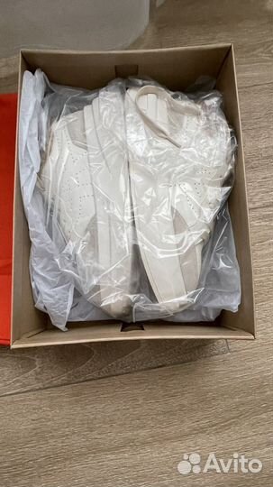 Денская обувь, кроссовки