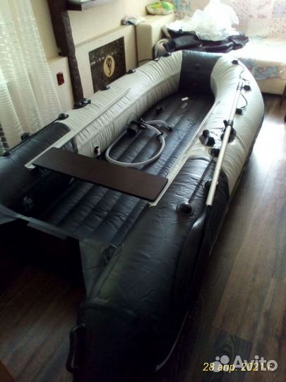 Лодка с мотором