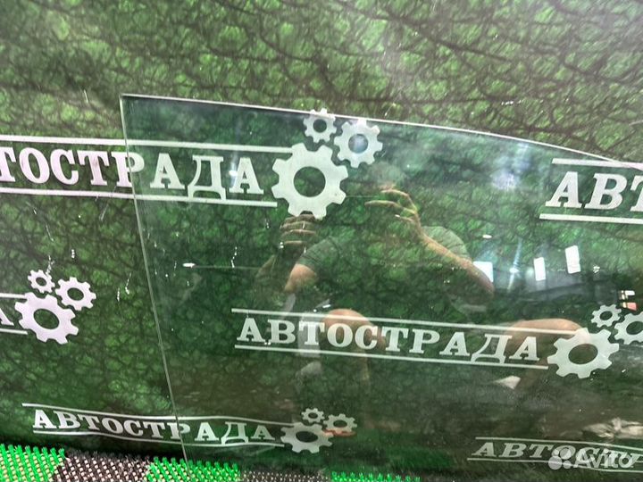 Стекло двери переднее правое Lexus Gx460 2009-2019