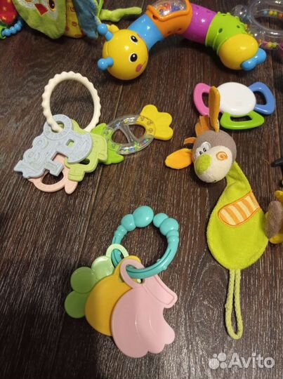 Погремушки/игрушки для малышей пакетом