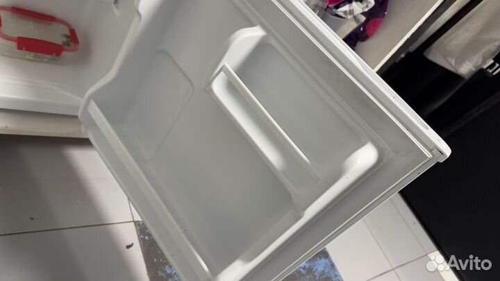 Холодильник маленький с морозилкой