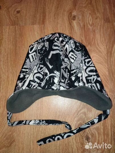 Шапка демисезонная, новая для мальчика 52-54
