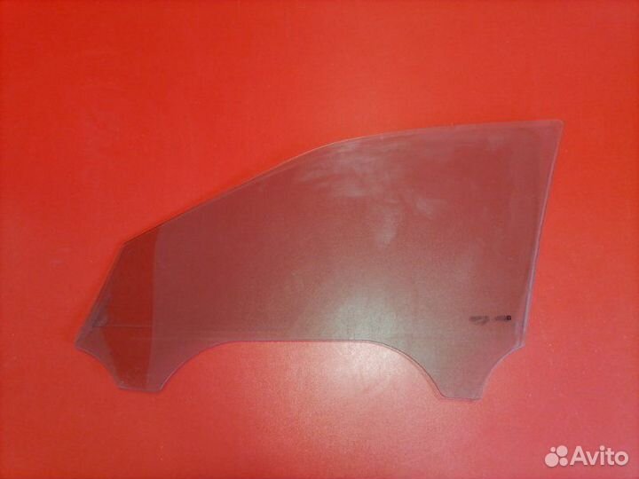 Стекло двери переднее правое Cadillac Srx FEE LH2