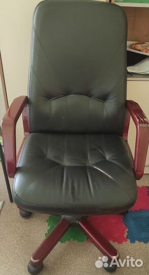 Офисное кресло руководителя бу кожаное