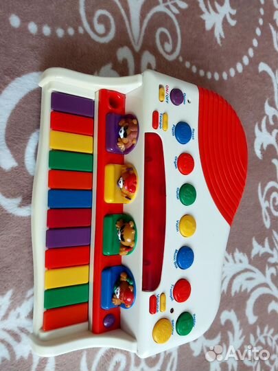 Игрушки музыкальные ферма , пианино Chicco