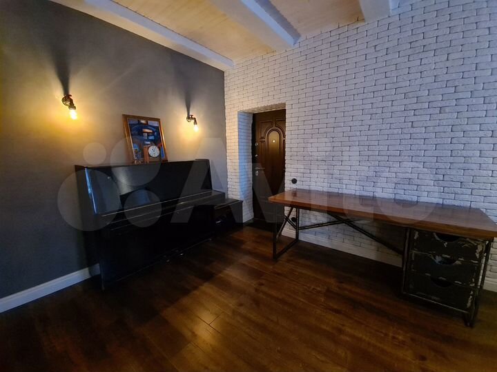 2-к. квартира, 60 м², 3/3 эт.