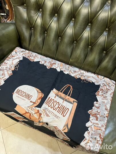 Moschino платок шелковый