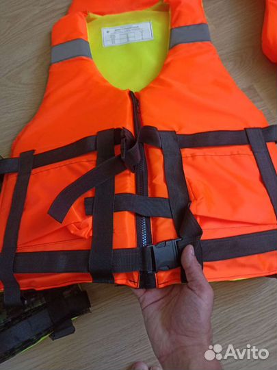 Спасательный жилет
