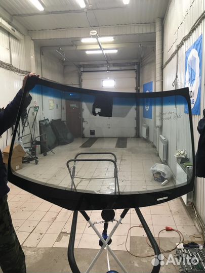 Лобовое стекло на Хонда Аккорд