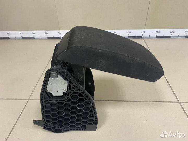 Подлокотник Skoda Octavia