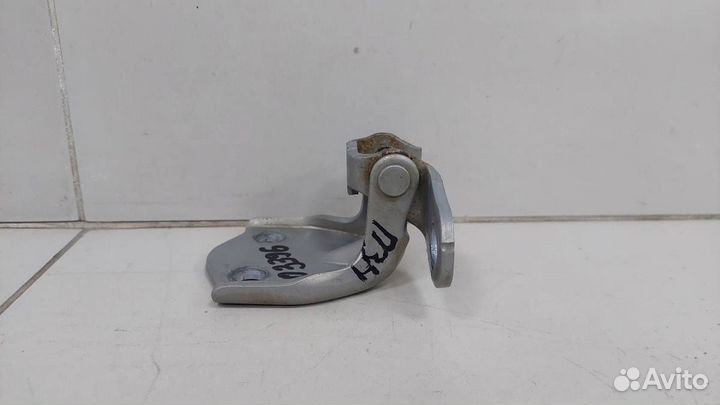 Петля двери задней правой нижняя Hyundai Accent LC