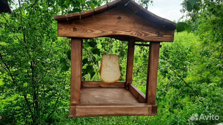 Кормушка для птиц из дерева