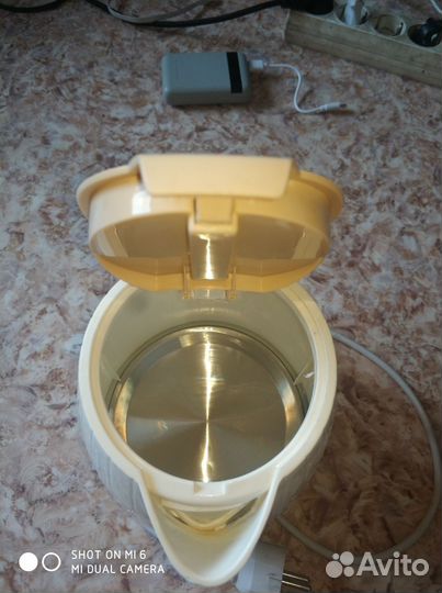 Чайник электрический Polaris /Viconte