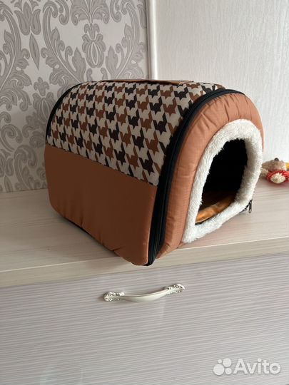 Домик для щенка или маленькой собачки