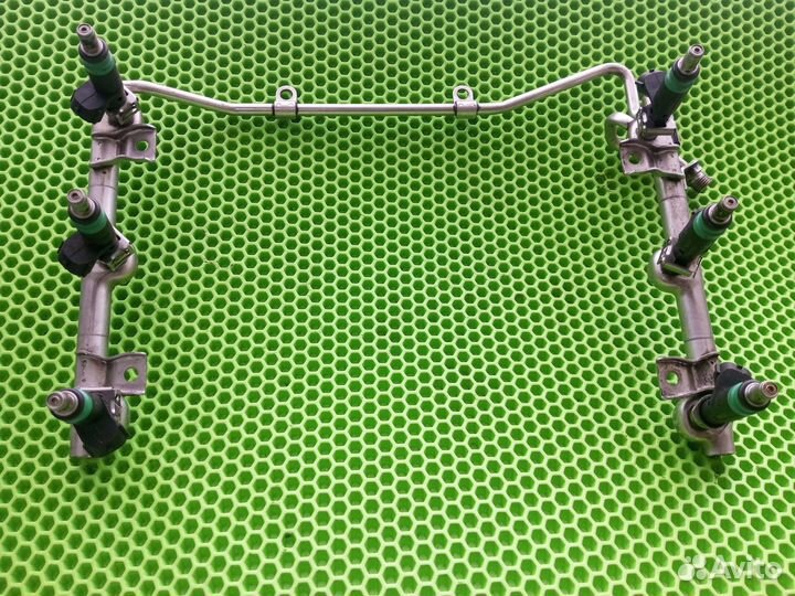 Рампа топливная с форсунками Audi A6 C6 3.0 BBJ