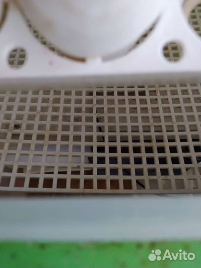 Инкубатор для яиц на 84 яйца