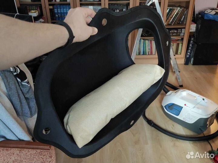 Домик для кошки на окно