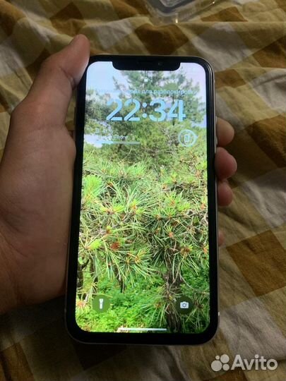 iPhone XR white 64 gb