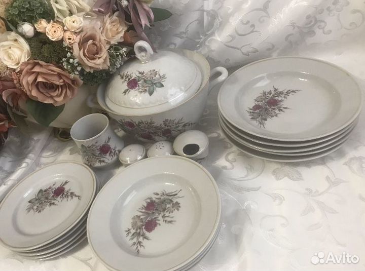 Столовый сервиз 