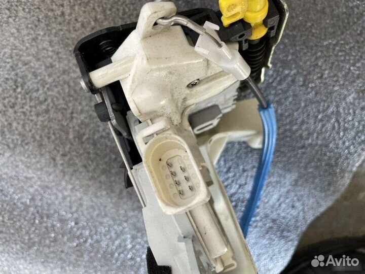 Замок двери передний Audi A4 B8 2.0 tfsi