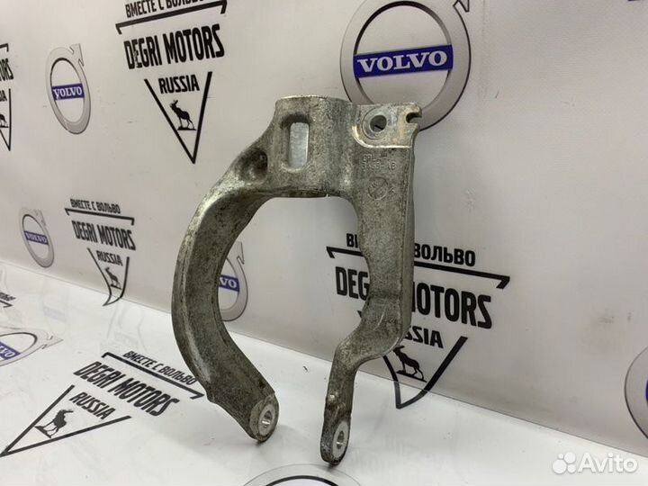 Кронштейн амортизатора левый Range Rover L494