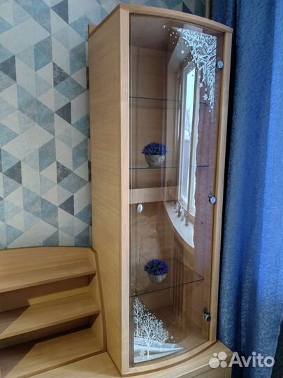 Триляж, стенка, полка со стеклом