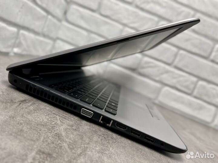 HP Core i3 SSD 128Gb Ram 6Gb Radeon R5 2Gb