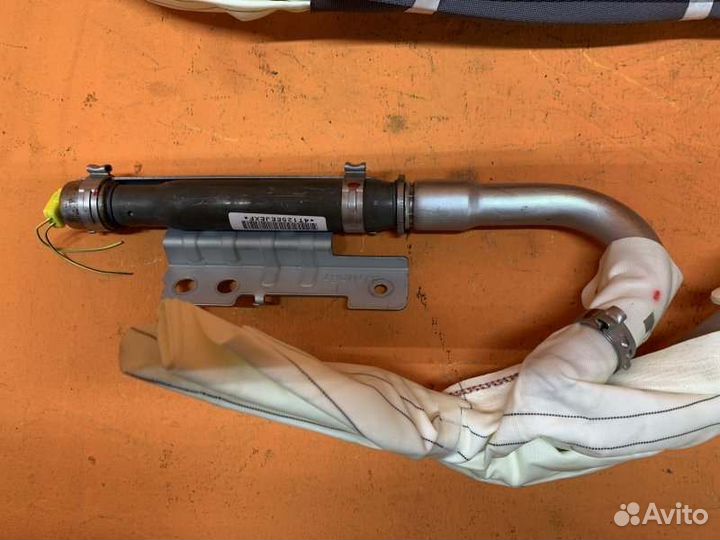 Шторка безопасности левая Infiniti Qx56 Z62 5.6