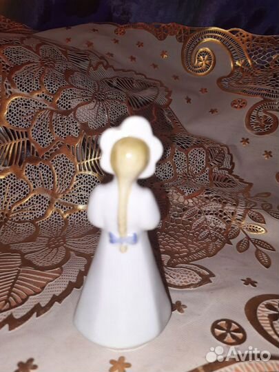 Статуэтка Девушка с голубем 1985г. СССР