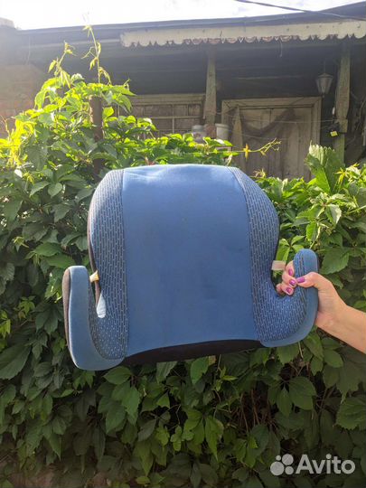 Детская сидушка в машину бустер