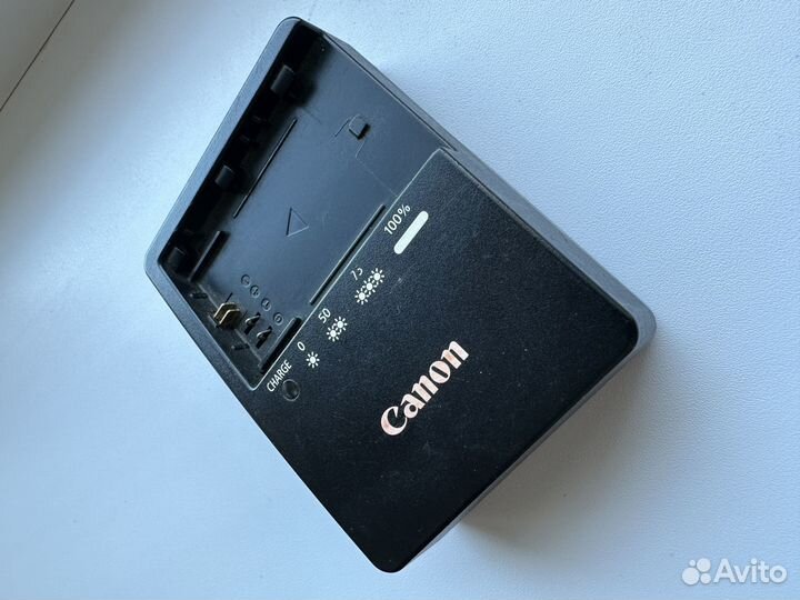 Зарядное устройство Canon LC-E6 для LP-E6/LP-E6N