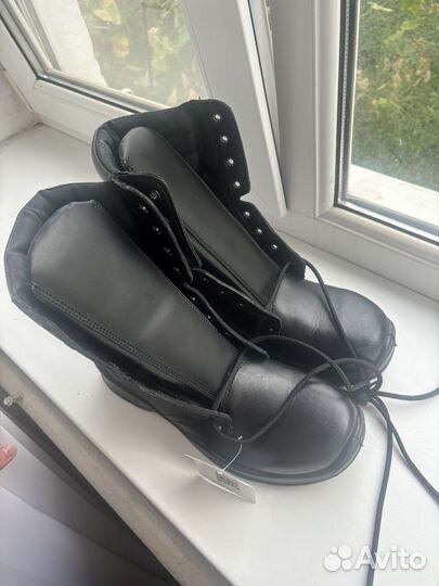 Ботинки с высокими берцами