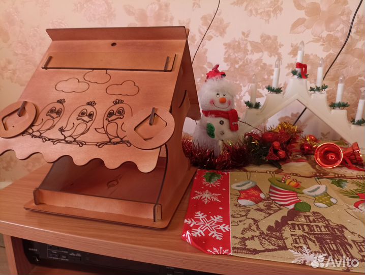 Кормушка для птиц из дерева