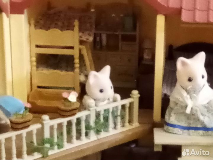 Sylvanian Families домик, семья и мебель