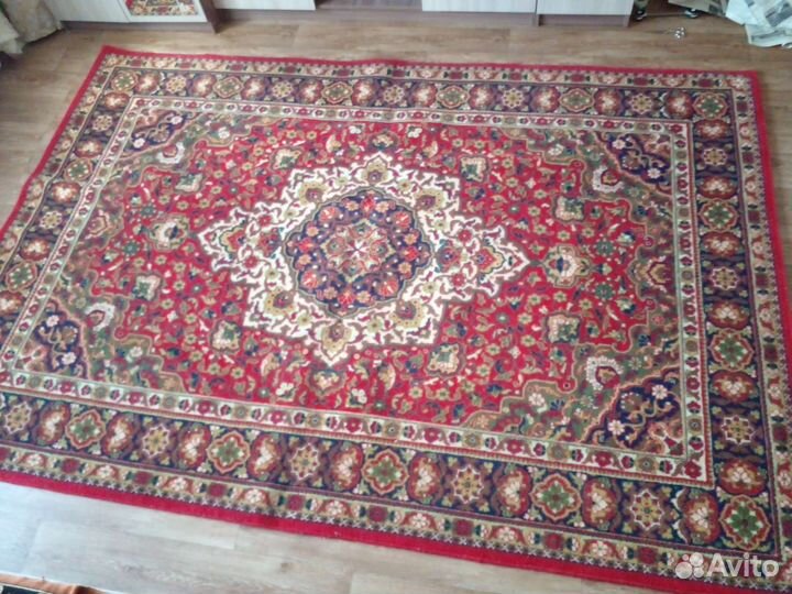 Ковер шерстяной