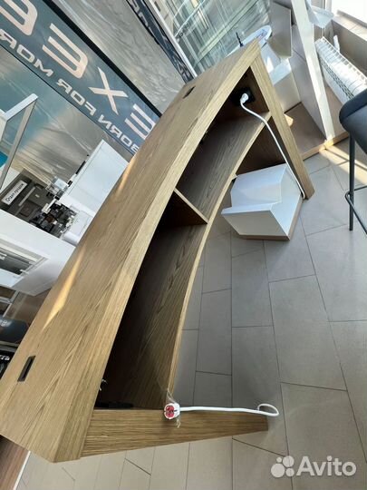 Стол-ресепшен-стойка