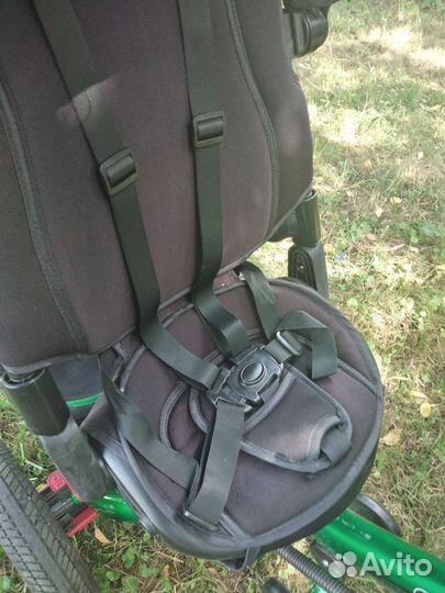 Велосипед каталка трехколесный с ручкой