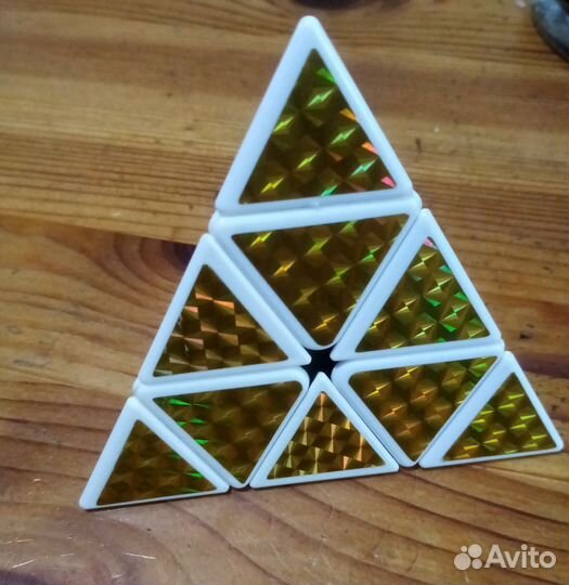 Пирамидка, кубик рубик треугольный