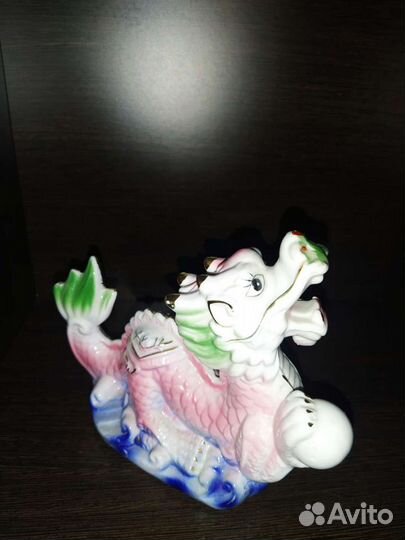 Статуэтка дракон