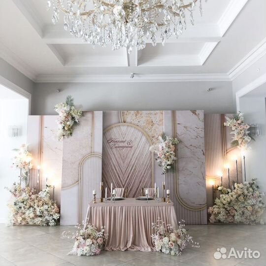Свадебный декор из цветов фотозона украшение зала