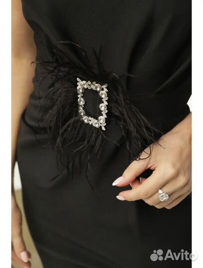 Вечернее черное платье