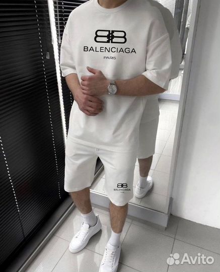 Шорты и футболка Balenciaga