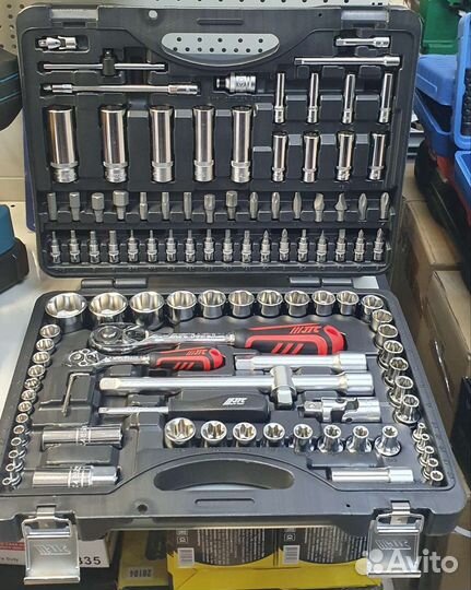 Набор торцевых головок и вставок болтов и гаек