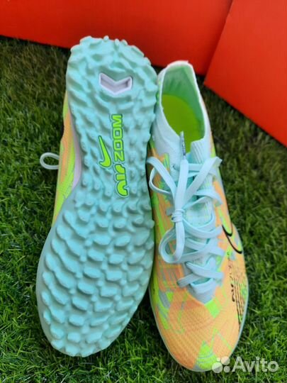 Бутсы сороконожки Nike