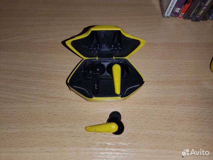 Беспроводные наушники новые
