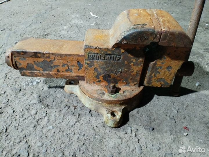 Тиски тисы слесарные СССР