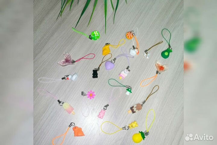 Брелок для телефона